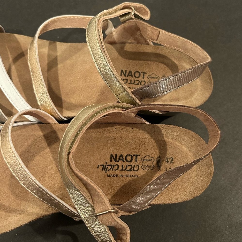 Naot Women's Hero Sandals Metallic and White Like New Size 42 - Picture 4 of 5